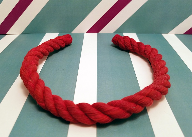 Vanellope Von Schweetz-Style "Licorice" Hair Tie
Analyze listing