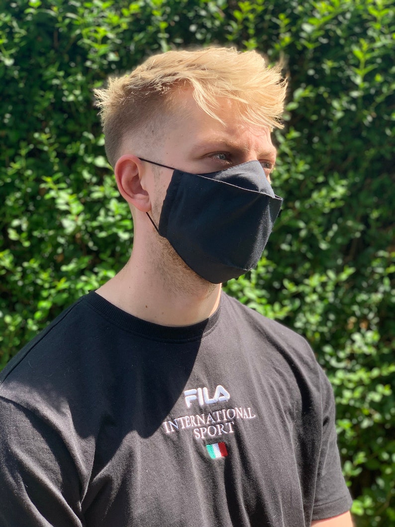 Black Reusable Face Mask UK with Nose Wire and Filter Pocket options - 3D Design for Anti-Fog and Great for Glasses Wearers - Very Comfy