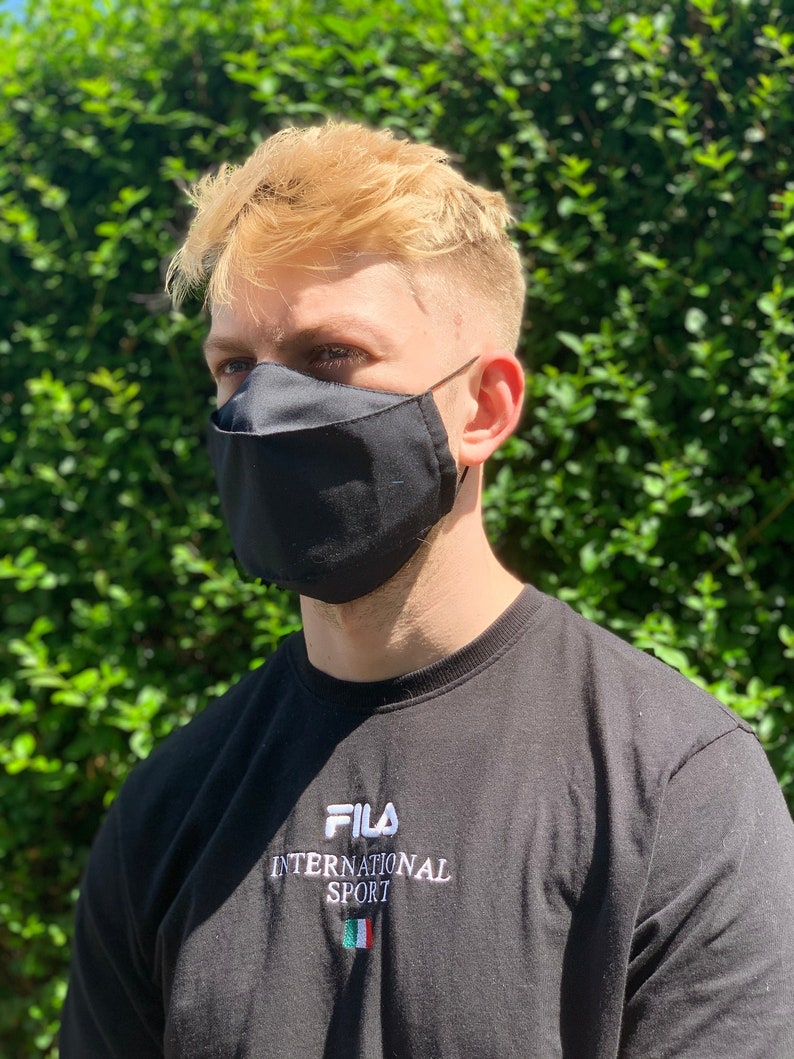 Black Reusable Face Mask UK with Nose Wire and Filter Pocket options - 3D Design for Anti-Fog and Great for Glasses Wearers - Very Comfy