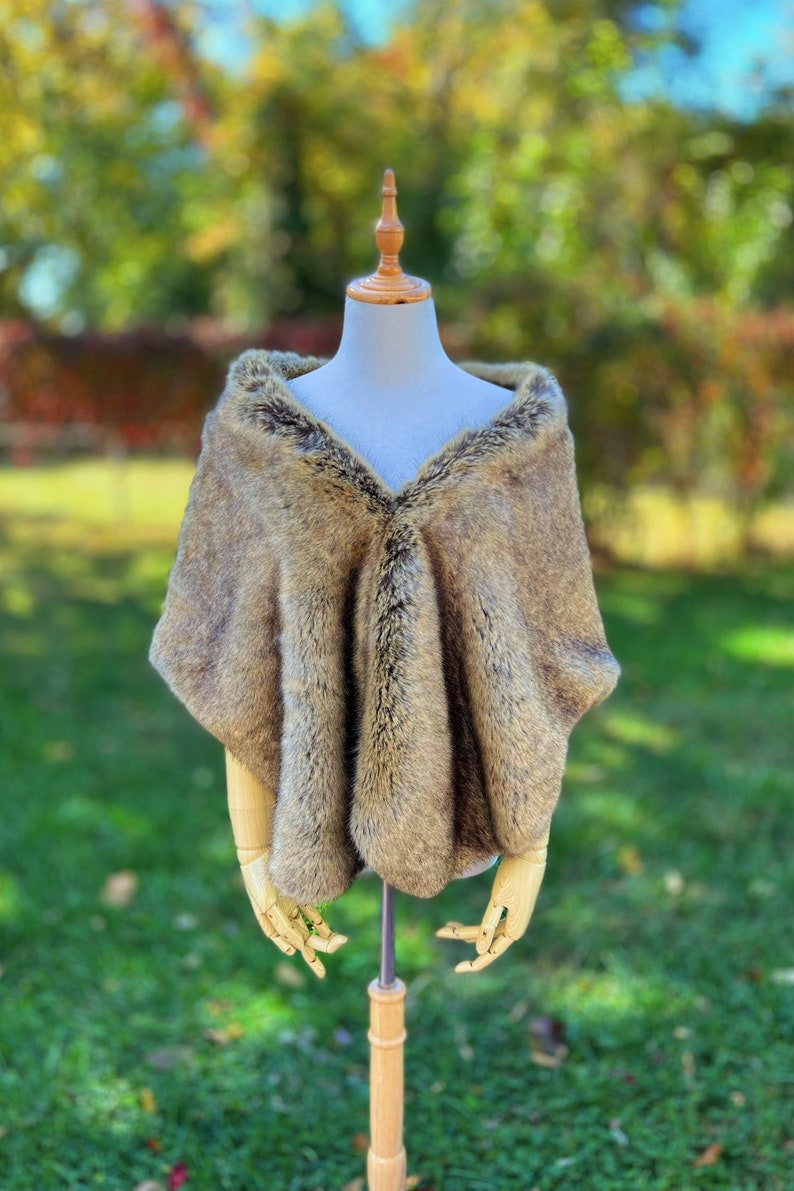 Super Soft Brown Faux Fur Bridal Wrap, Wedding Fur Shrug, Viking Wedding Fur Cloak, Bridal Faux Fur Stole Fur Shawl Cape (Butterfly Brw04)
