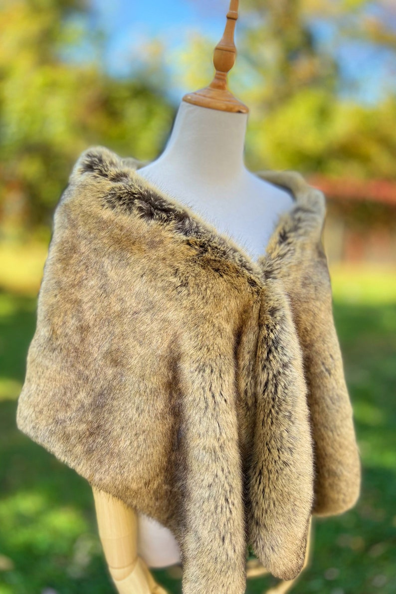 Super Soft Brown Faux Fur Bridal Wrap, Wedding Fur Shrug, Viking Wedding Fur Cloak, Bridal Faux Fur Stole Fur Shawl Cape (Butterfly Brw04)
