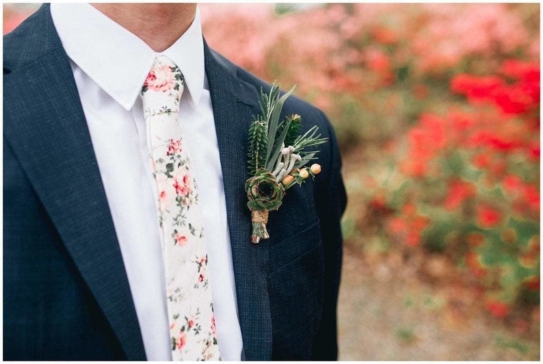 Cream Floral Skinny Tie 2.36" EMMETT Mytieshop | Wedding ideas | Floral print ties | wedding ties | neckties wedding | Groomsmen and groom