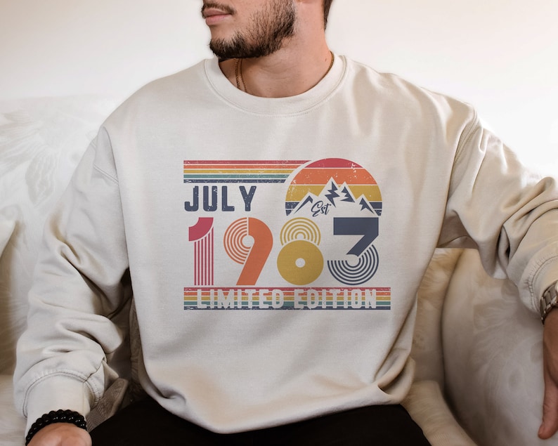 1986 Retro Birthday Sweatshirt &ndash; Vintage 40th Birthday Gift &ndash; Unisex T-Shirt for Men & Women &ndash; Classic 90s Style Party Anniversary Outfit