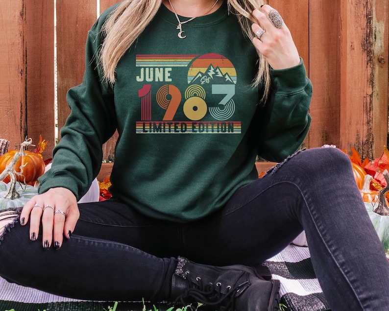 1986 Retro Birthday Sweatshirt &ndash; Vintage 40th Birthday Gift &ndash; Unisex T-Shirt for Men & Women &ndash; Classic 90s Style Party Anniversary Outfit