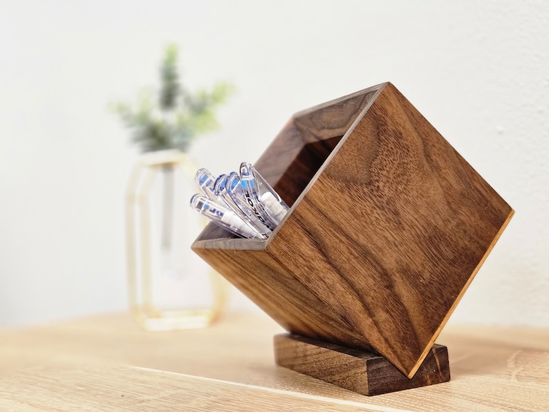 XL Desktop Pen Holder with Removable Base
Analyze listing