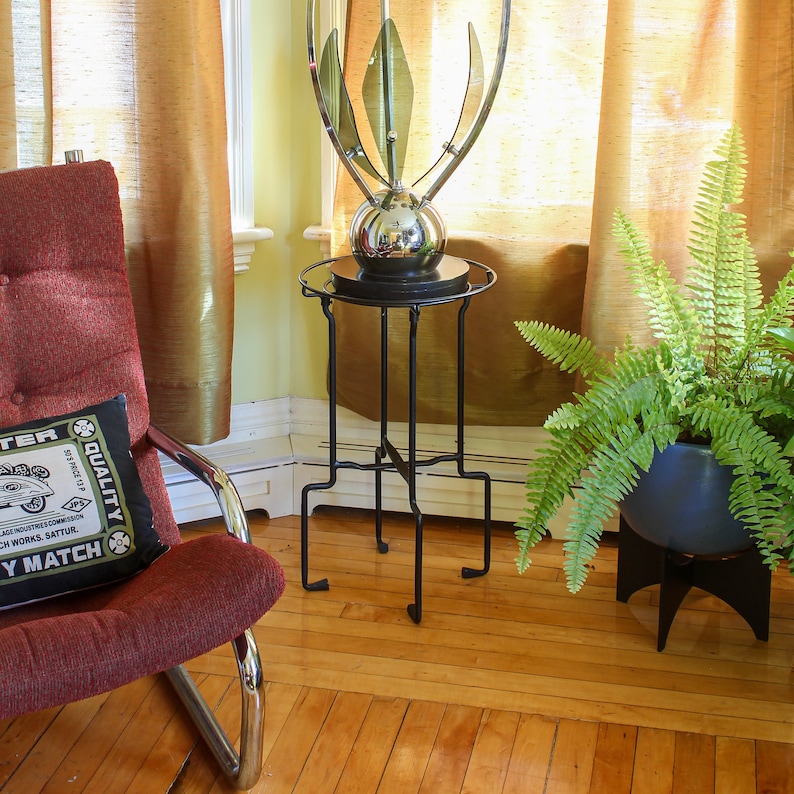 Orbit Modern Plant Stand - for Indoor and Outdoor Use
Analyze listing