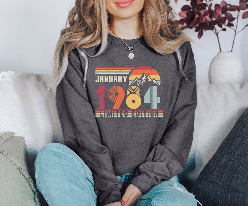1986 Retro Birthday Sweatshirt &ndash; Vintage 40th Birthday Gift &ndash; Unisex T-Shirt for Men & Women &ndash; Classic 90s Style Party Anniversary Outfit