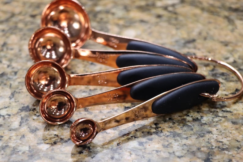 Copper Measuring Spoons
Analyze listing