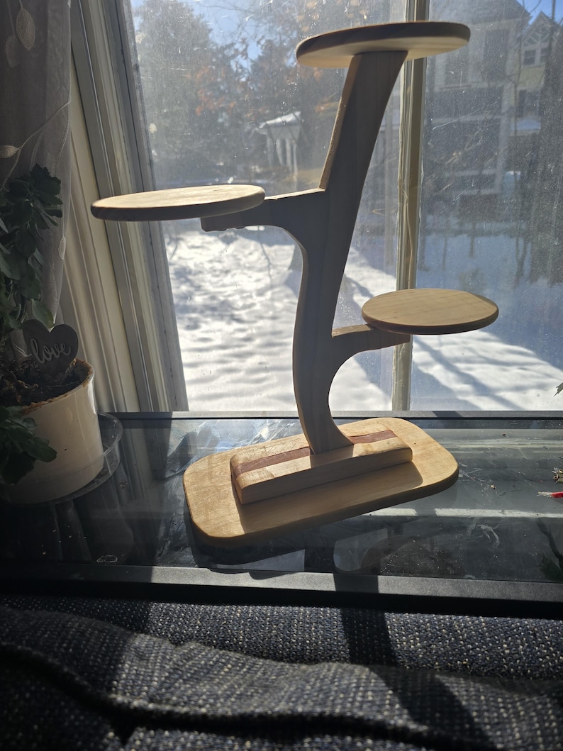 Zen plant stand
