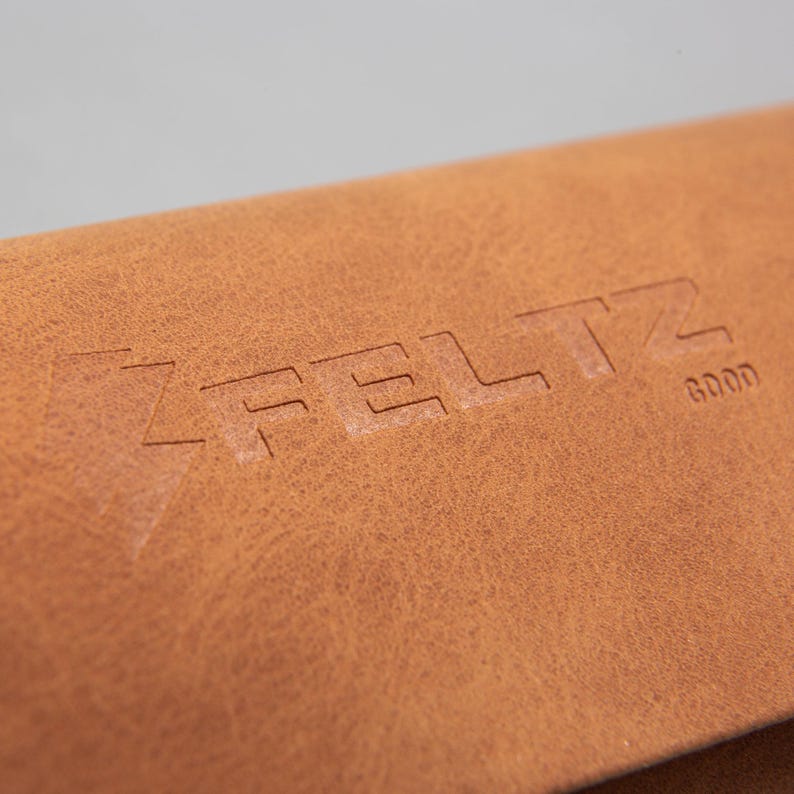 Chic Designer Square Rivet Frame Sunglasses with Personalized Sunglasses Case