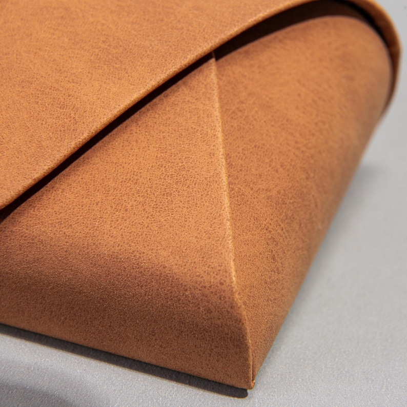 Chic Designer Square Rivet Frame Sunglasses with Personalized Sunglasses Case