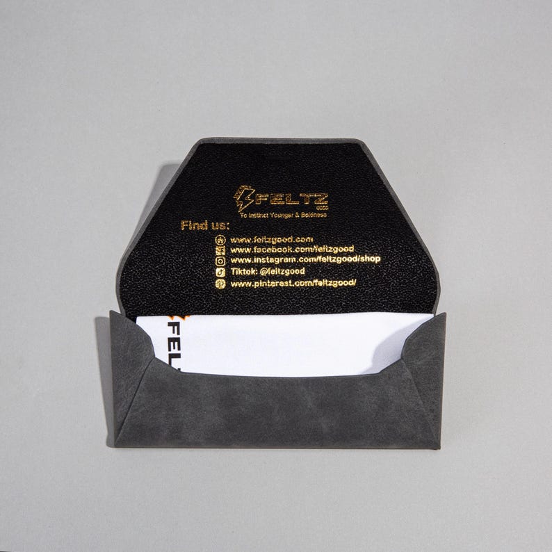 Chic Designer Square Rivet Frame Sunglasses with Personalized Sunglasses Case