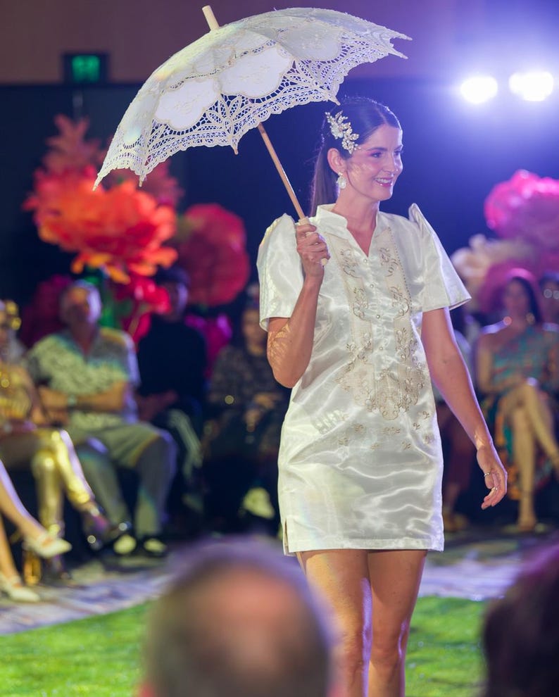 Filipiniana Parasol | 'Payong' lace wedding parasol inspired by the Philippines
