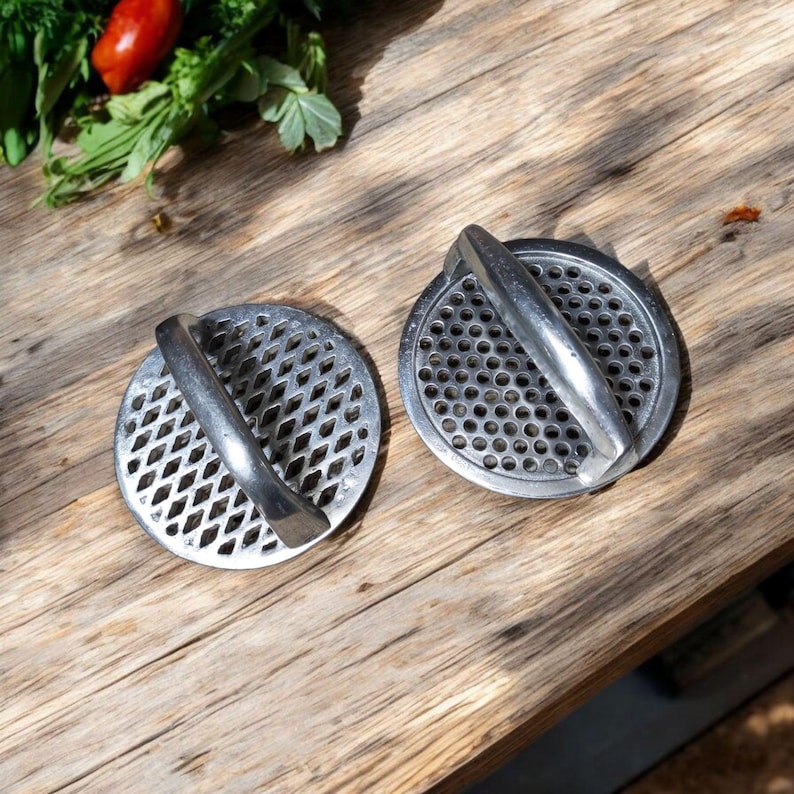 Set of 2 Roghni Naan Sancha | Kitchen Gift | Tandori Roti designed pattern | Bread Pizza Dough Stamp | Cooking kitchen Utensil Tool | Thapa
Analyze listing