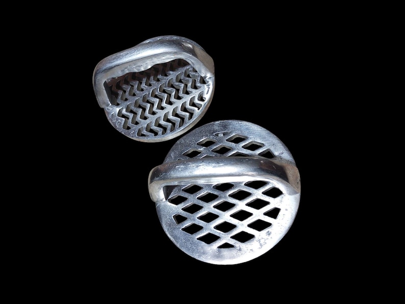 Set of 2 Roghni Naan Sancha | Kitchen Gift | Tandori Roti designed pattern | Bread Pizza Dough Stamp | Cooking kitchen Utensil Tool | Thapa
Analyze listing