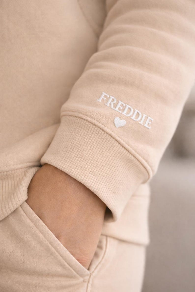 Embroidered Personalised Mama Sweatshirt, Mother's Day Gift, New Mum Gift, Wear my heart on sleeve, Custom Kids Names on Sleeve Jumper