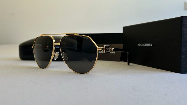 Vintage Dolce & Gabbana sunglasses for men - Elegant sunglasses with gold rims