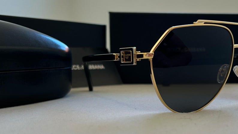 Vintage Dolce & Gabbana sunglasses for men - Elegant sunglasses with gold rims