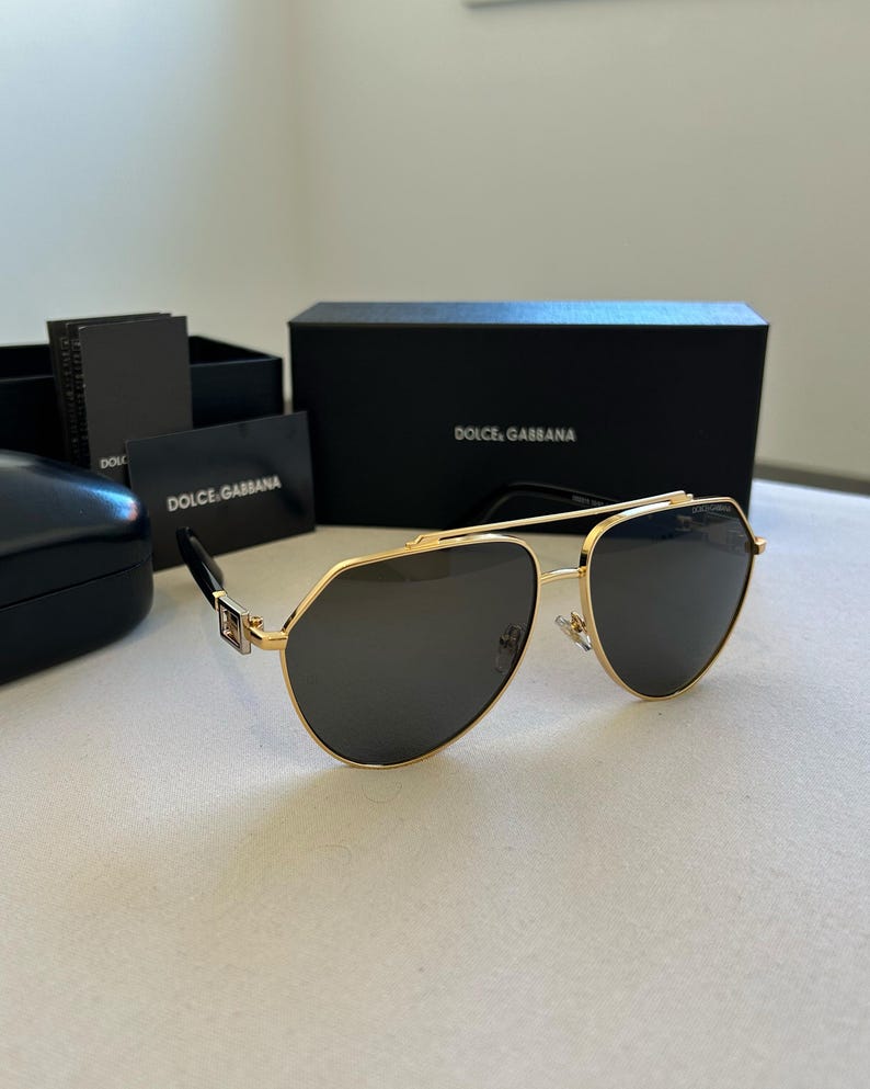 Vintage Dolce & Gabbana sunglasses for men - Elegant sunglasses with gold rims
